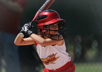 softball-batter-girl-batting-163304